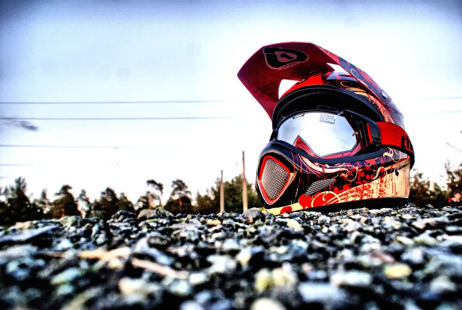 What Are the Differences Between Motocross and Motorcycle Helmets